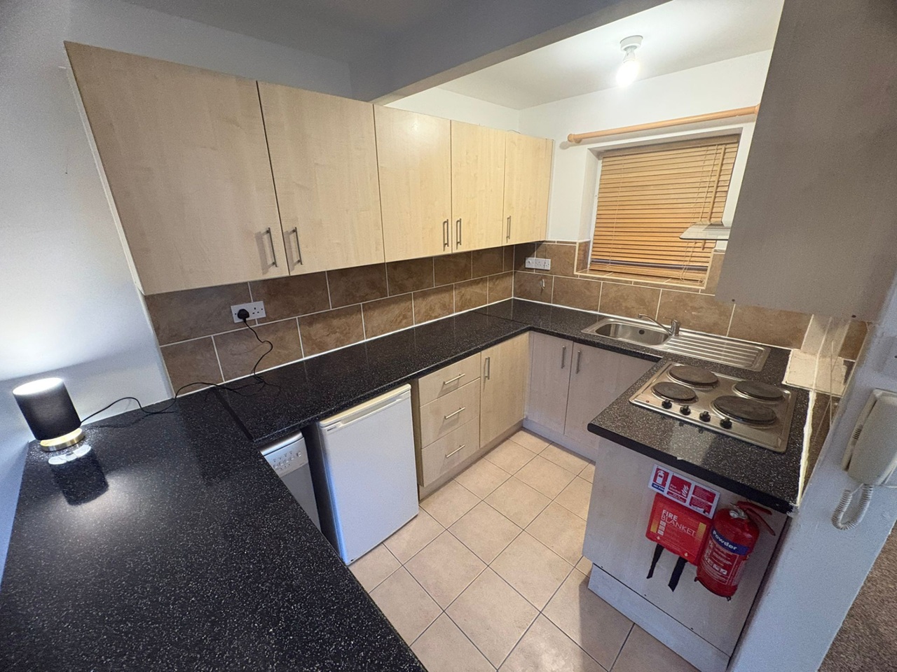 Studio Flat, Brook Road, M14, N1 7GU