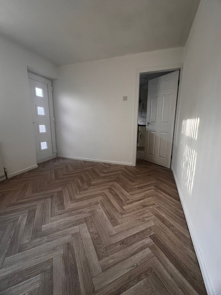 Additional image 7 of 4 Bed Semi-Detached House, Howarth Road, S60, N1 7GU