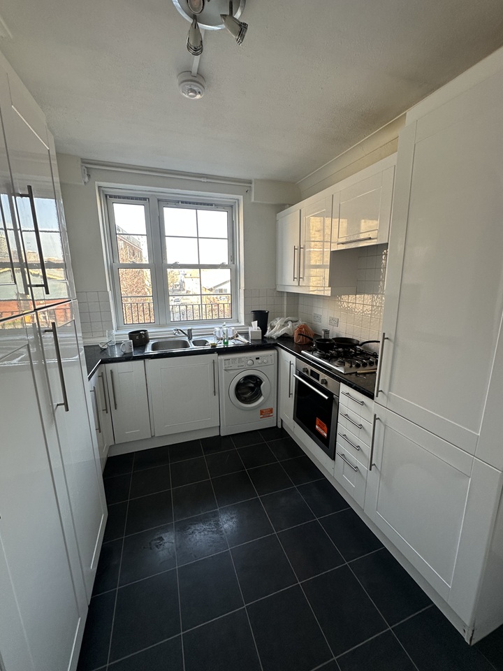 Additional image 2 of 2 Bed Flat, Pages Walk, SE1, N1 7GU