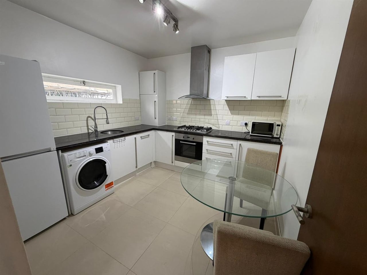 Additional image 2 of Room in a Shared House, Burdett House, DE1, N1 7GU