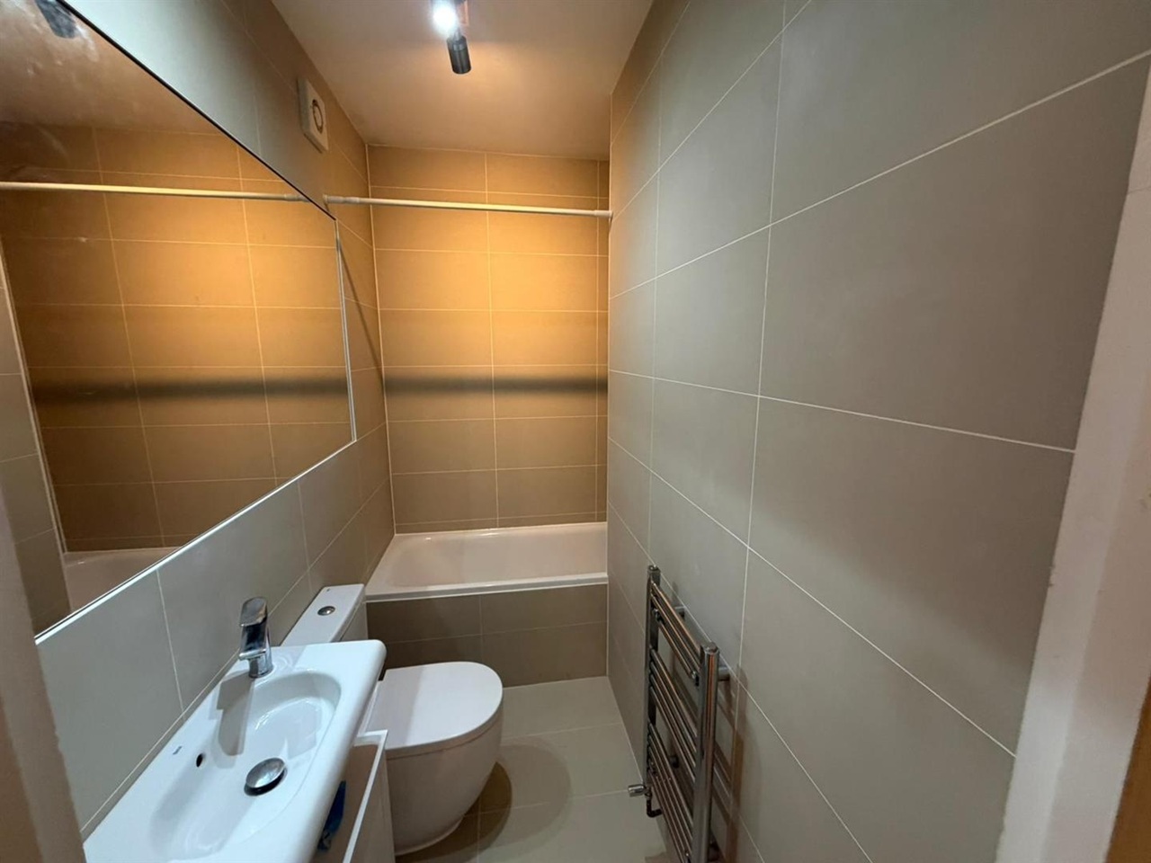 Additional image 3 of Room in a Shared House, Burdett House, DE1, N1 7GU