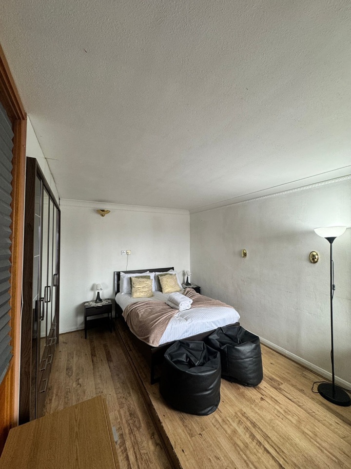 Additional image 4 of Room in a Shared House, Burdett House, DE1, N1 7GU