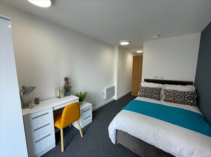 Room in a Shared Flat, Fox Street, L3