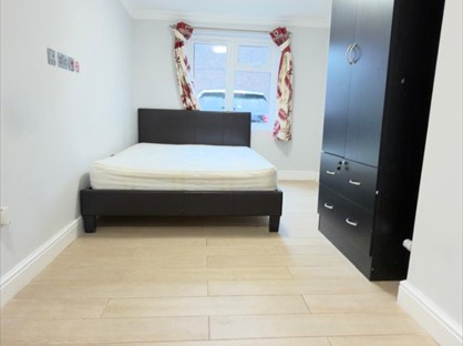 Room in a Shared House, Hawker, NW9