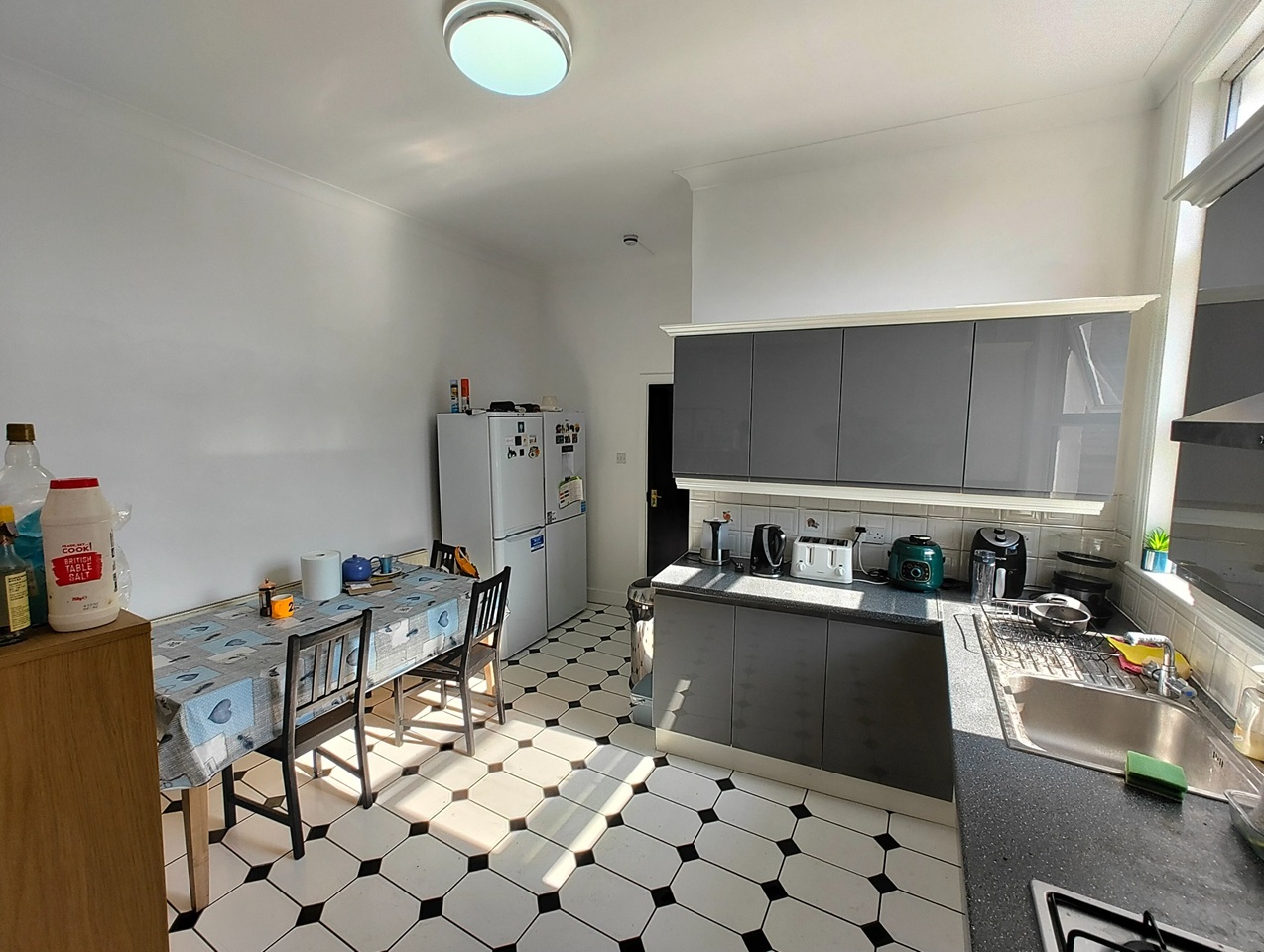 Room in a Shared Flat, Kilburn Lane, W9, N1 7GU