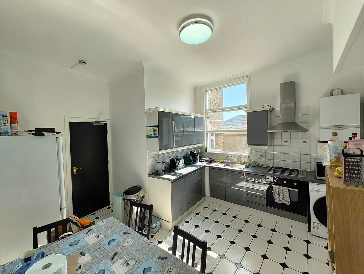 Additional image 2 of Room in a Shared Flat, Kilburn Lane, W9, N1 7GU