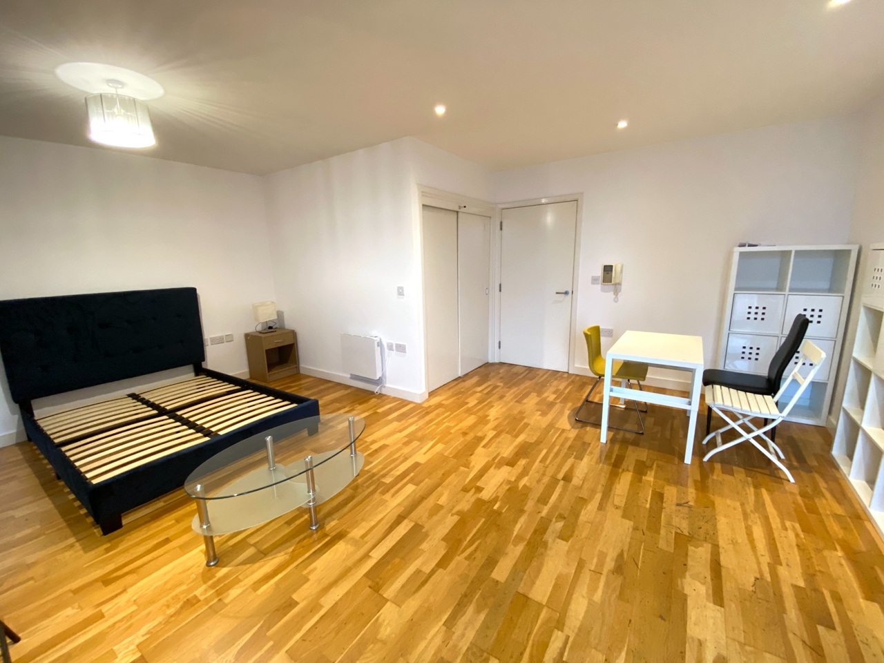 Manchester - Studio Flat, Piccadilly Place, M1 - To Rent Now for £990. ...