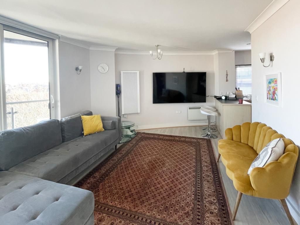 2 Bed Flat, Endeavour Court, SO14, N1 7GU