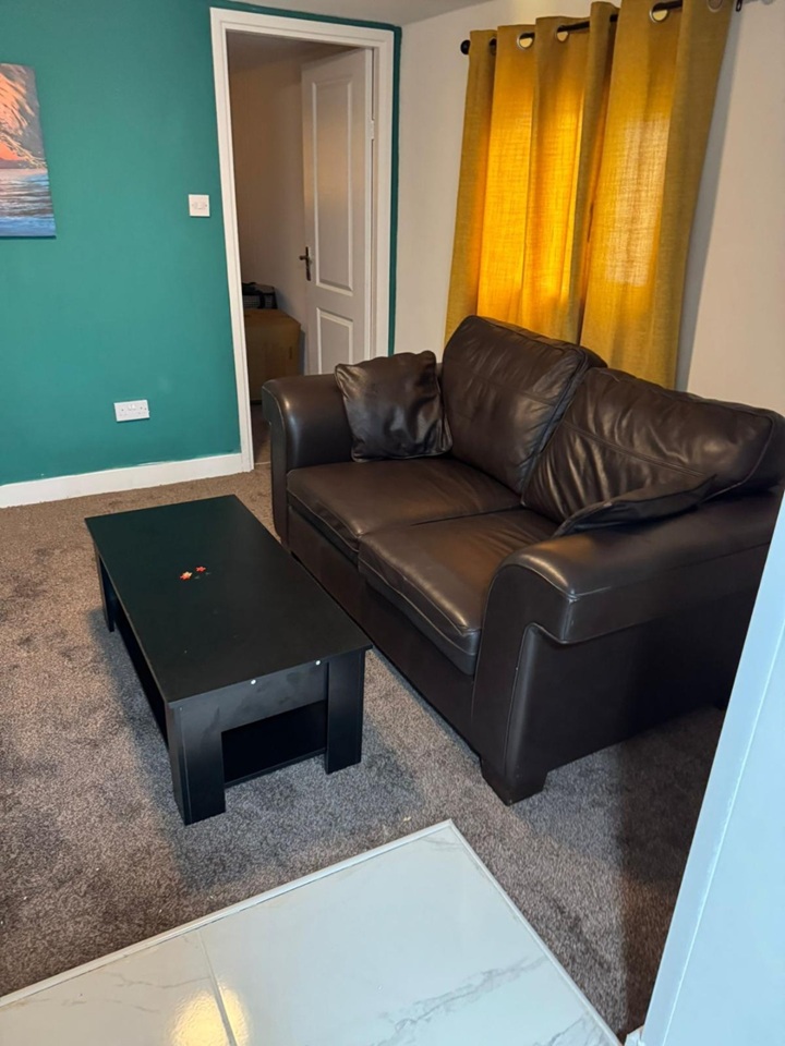 1 Bed Flat, Hipswell Highway, CV2, N1 7GU