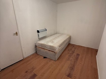 Studio Flat, Fuller Street, NW4