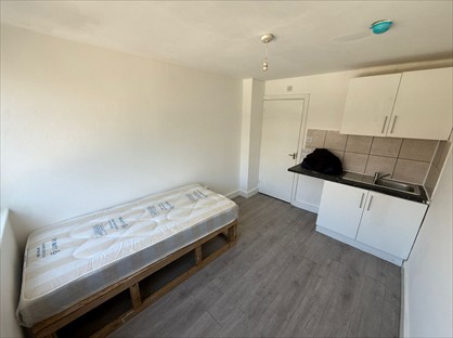 Studio Flat, Swan Rd, UB1