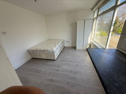 Studio Flat, Swan Rd, UB1
