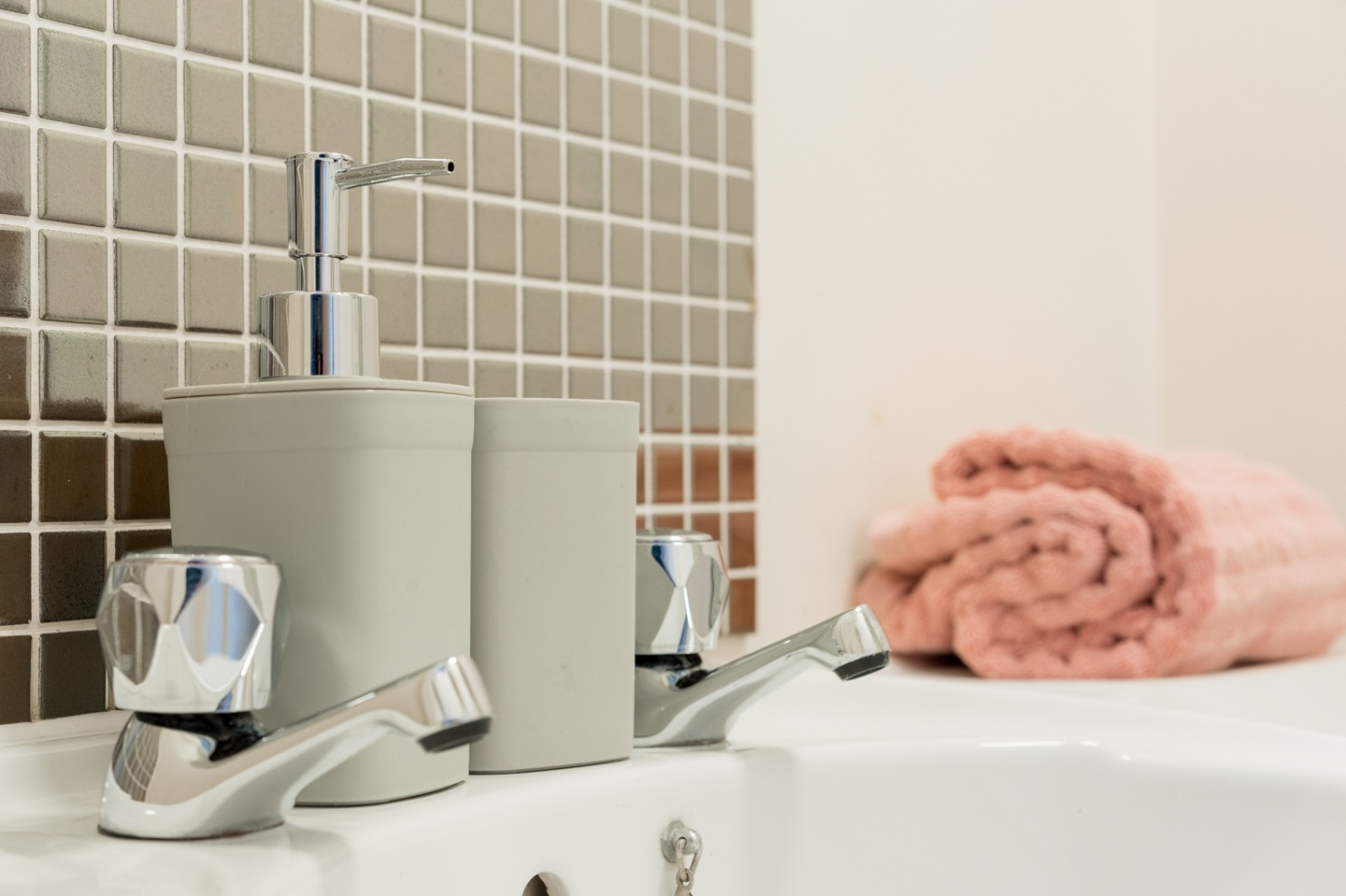 Additional image 6 of 5 Bed Flat, Regent Terrace, S3, N1 7GU