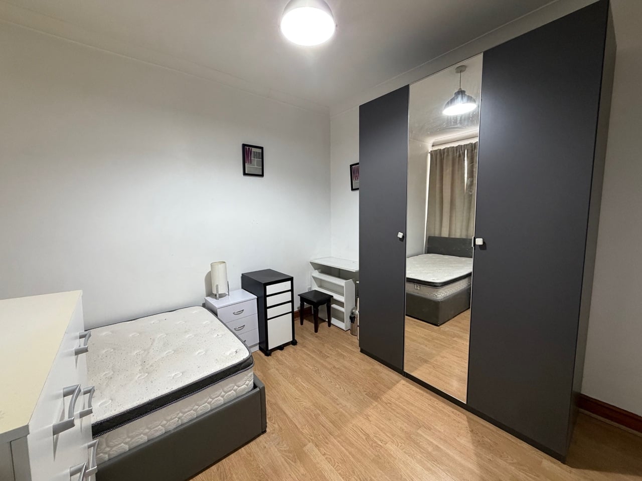 Studio Flat, Finchley Road, NW3 photo 2