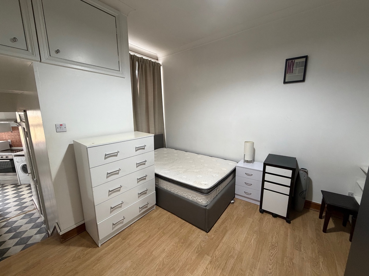 Studio Flat, Finchley Road, NW3