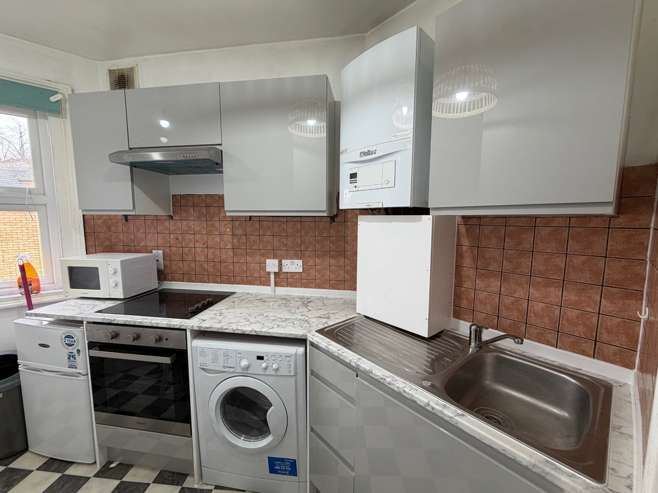 Studio Flat, Finchley Road, NW3 photo 3