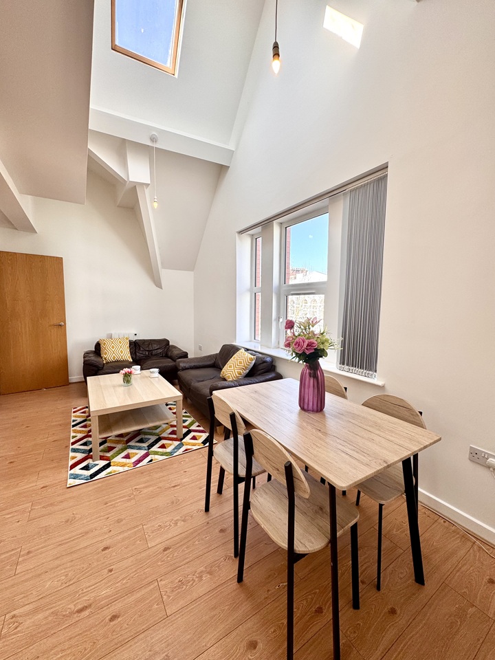 3 Bed Flat, Riding Street, L3, N1 7GU