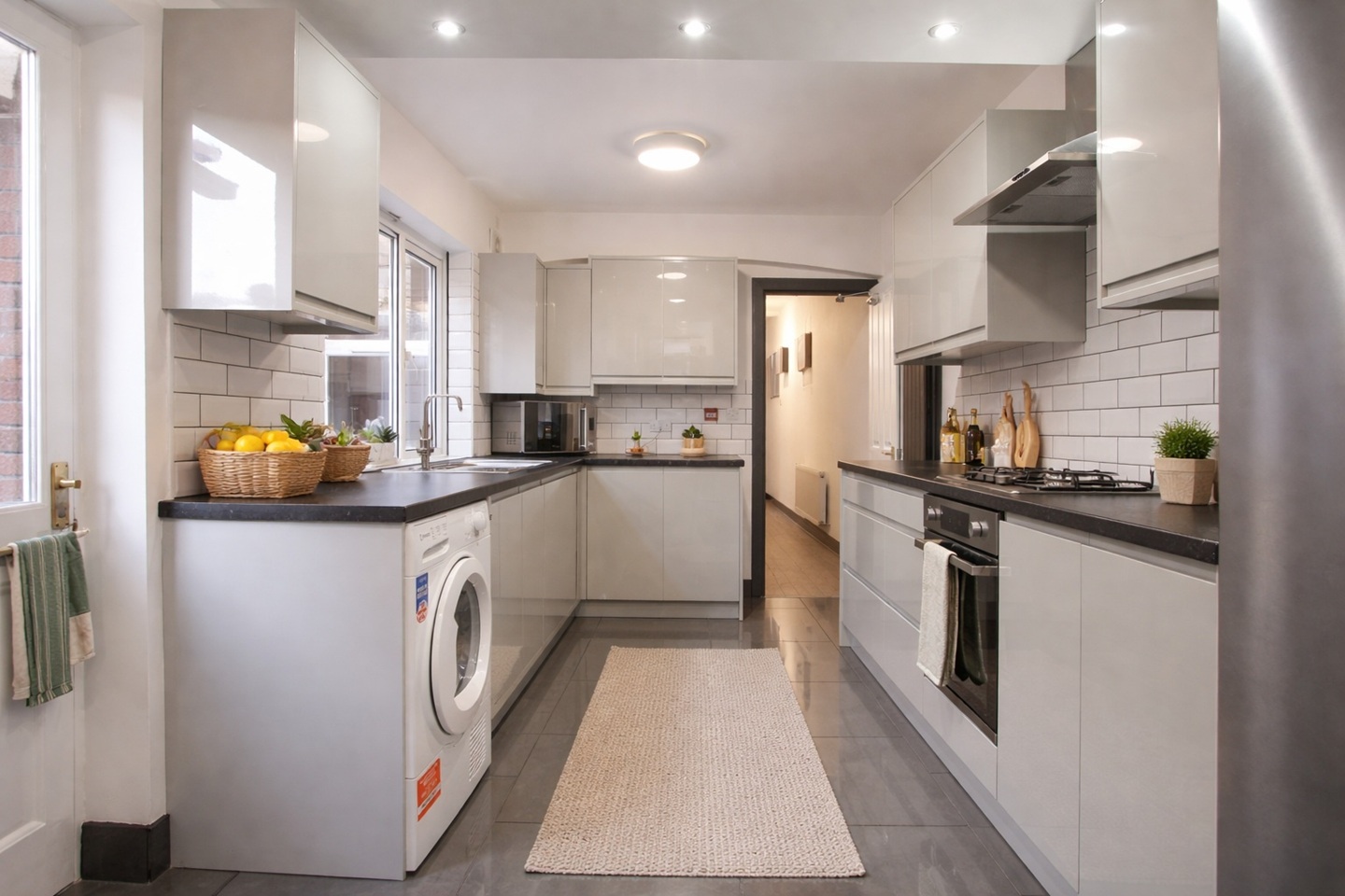Additional image 6 of 6 Bed Terraced House, Grange Avenue, RG6, N1 7GU