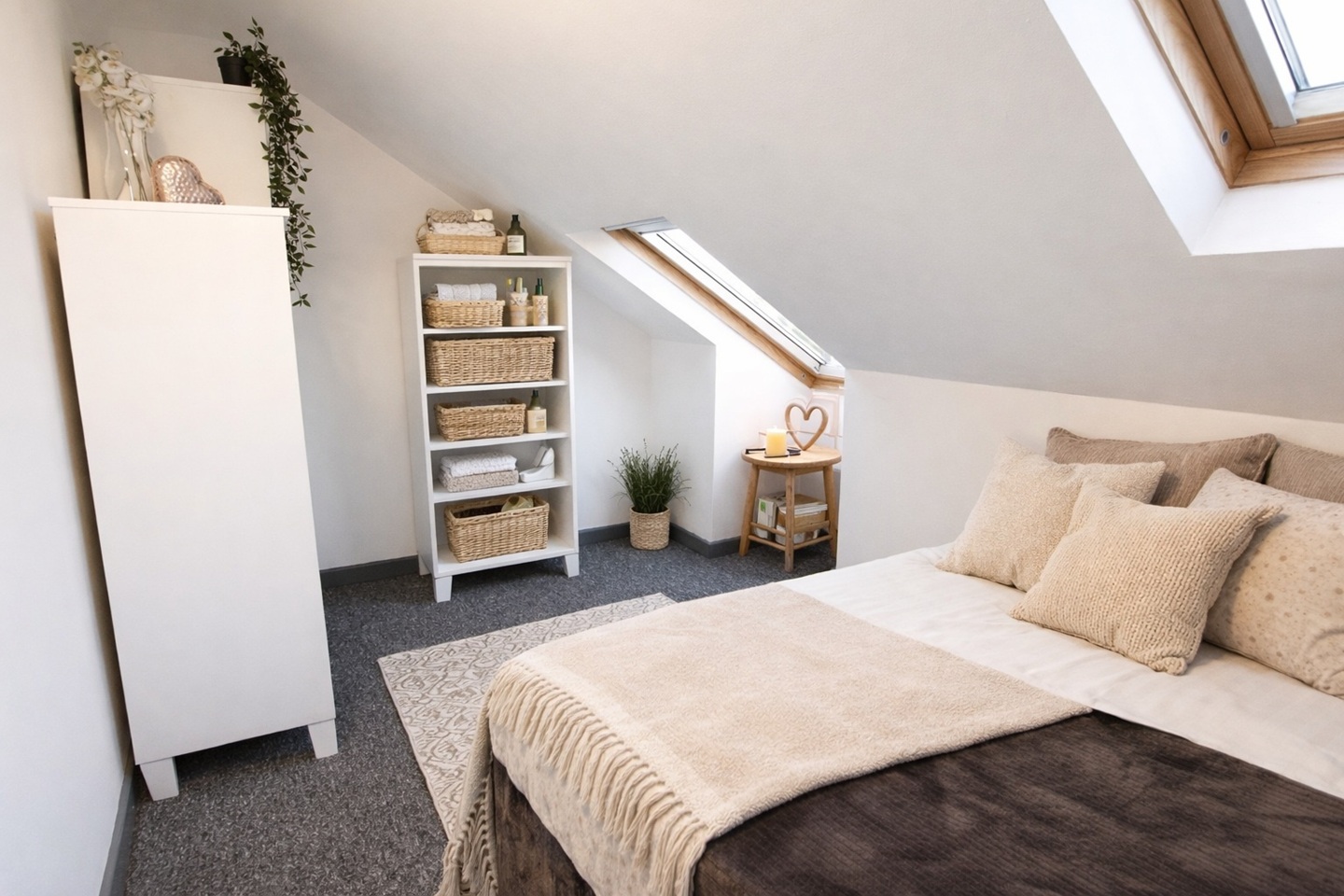 Additional image 9 of 6 Bed Terraced House, Grange Avenue, RG6, N1 7GU