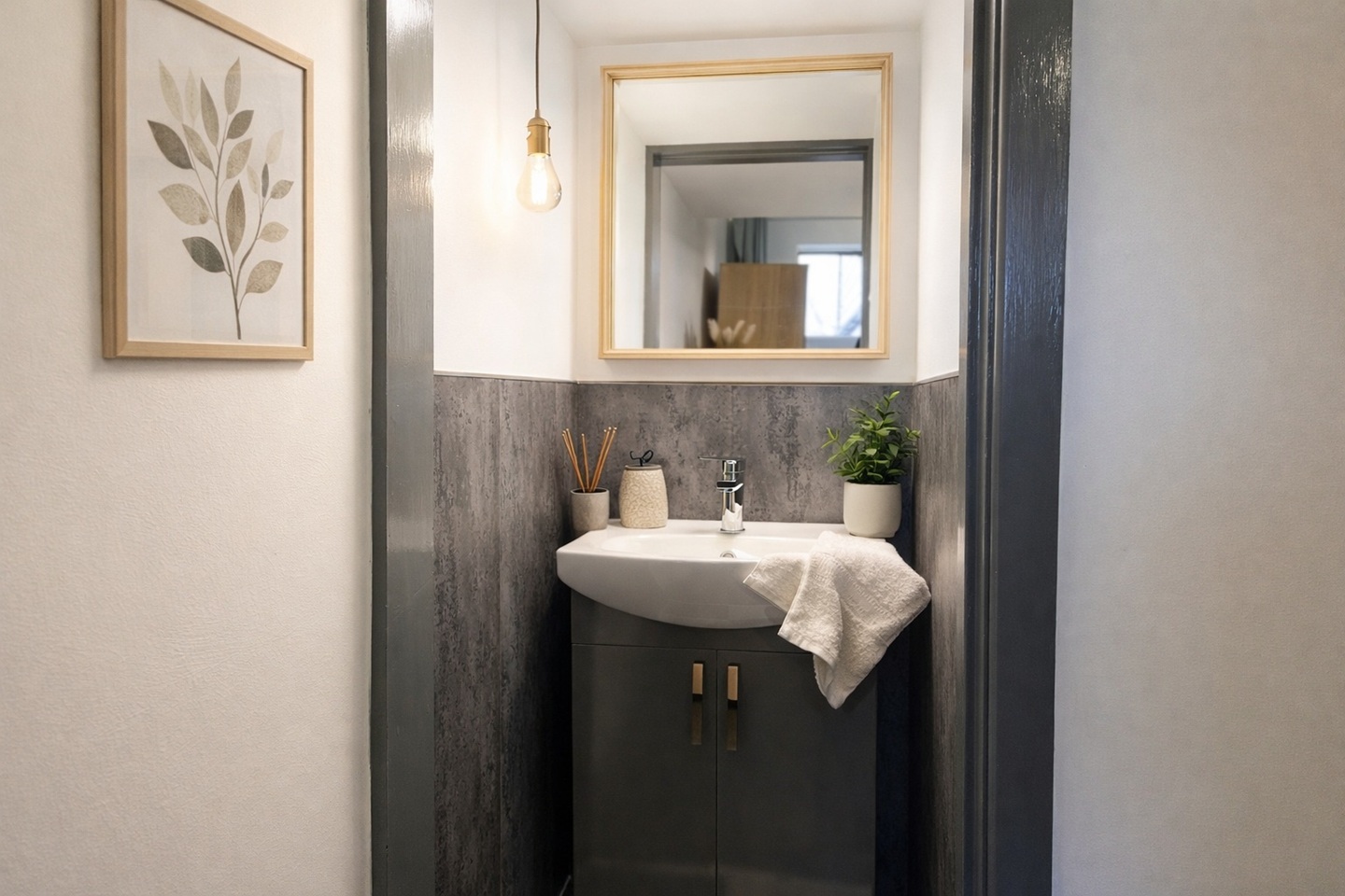 Additional image 11 of 6 Bed Terraced House, Grange Avenue, RG6, N1 7GU