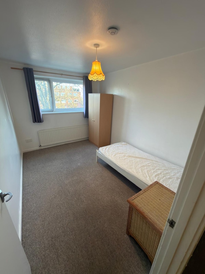 Additional image 6 of 2 Bed Flat, Winn Road, SO17, N1 7GU