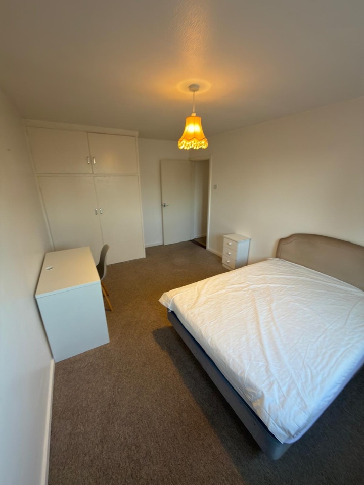 Additional image 5 of 2 Bed Flat, Winn Road, SO17, N1 7GU