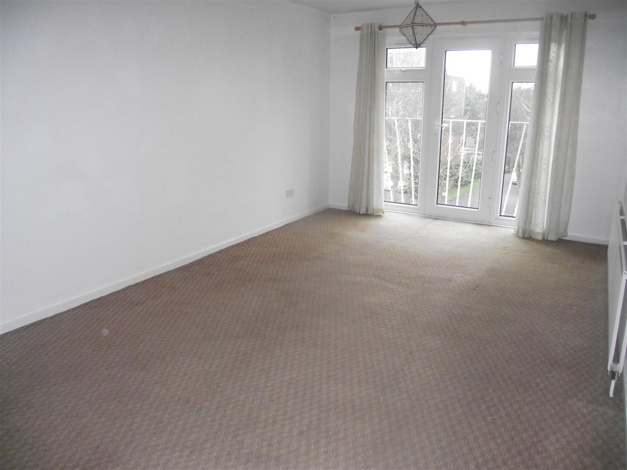 Additional image 3 of 2 Bed Flat, Winn Road, SO17, N1 7GU