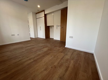 Studio Flat, The Grid, KT22