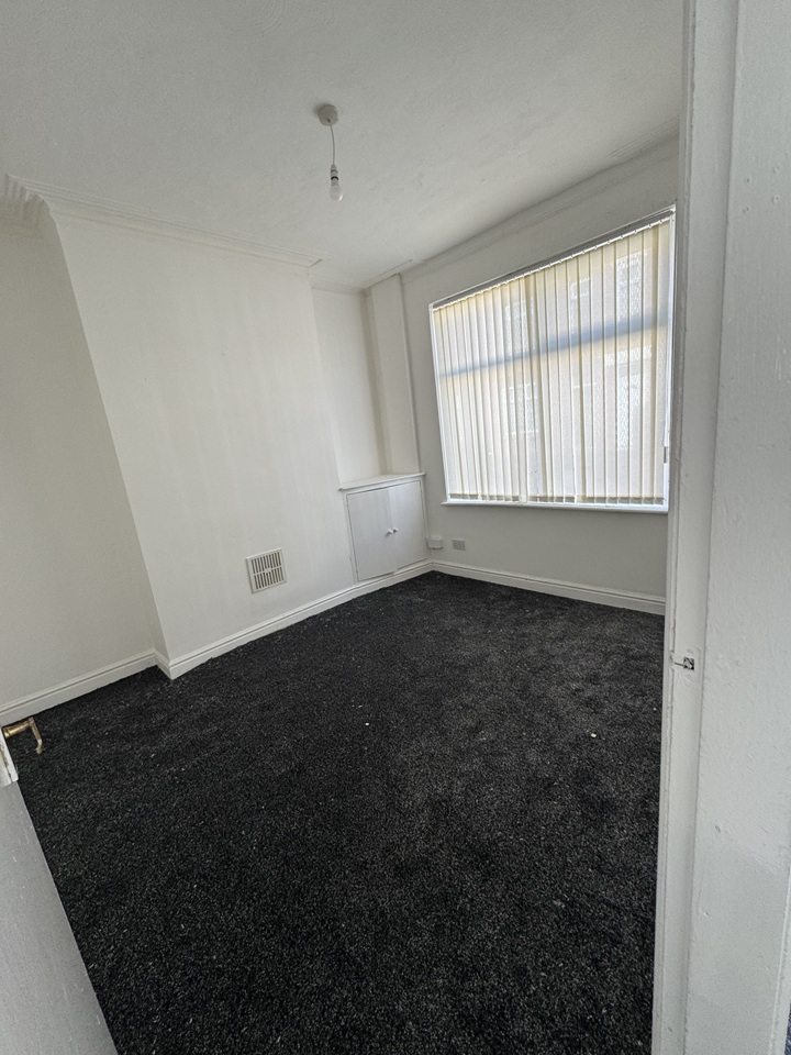 3 Bed Terraced House, Roda St, M9, N1 7GU