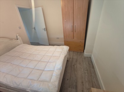 Room in a Shared House, Elm Park, HA7