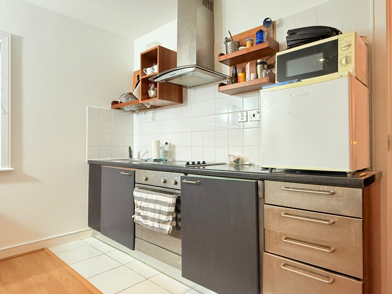 London - 2 Bed Flat, Pembroke Road, W8 - To Rent Now for £2,100.00 p/m