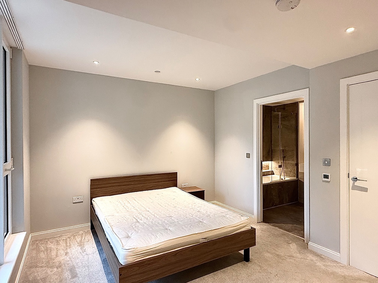 Additional image 4 of 2 Bed Flat, Kennington Lane, SE11, N1 7GU