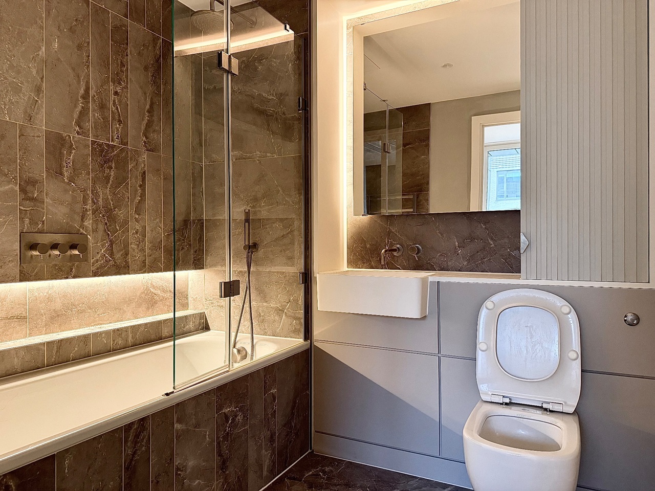 Additional image 6 of 2 Bed Flat, Kennington Lane, SE11, N1 7GU