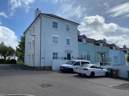 2 Bed Flat, Kingfisher Way, PL9