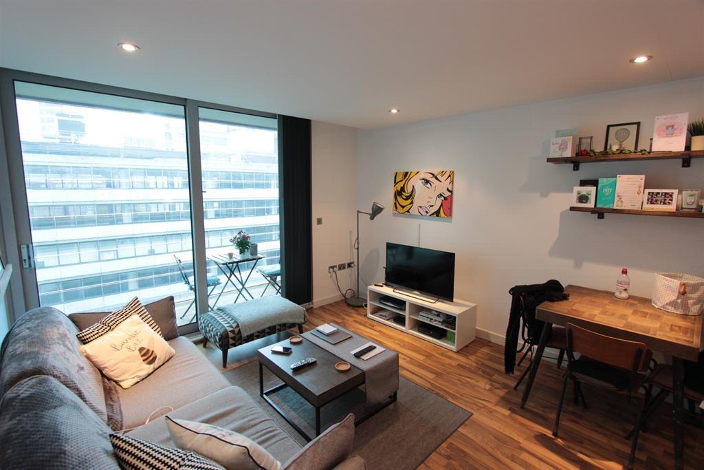 1 Bed Flat, City Point, S1, N1 7GU