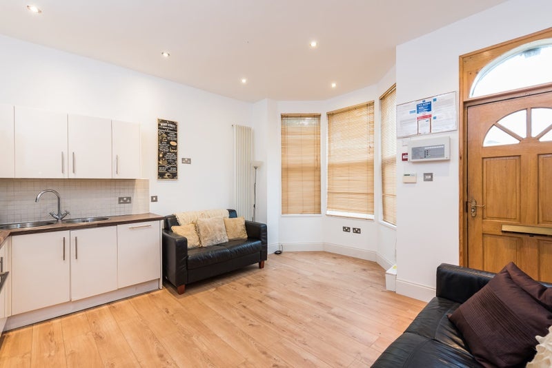 Room in a Shared House, North Lane, LS6