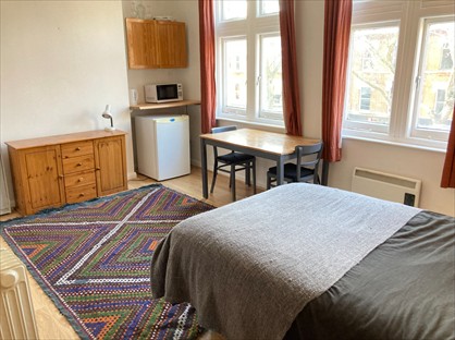 Room in a Shared Flat, Very Near Chiswick High Road Area, W4