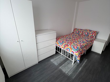 Room in a Shared House, Pines Road, CM1