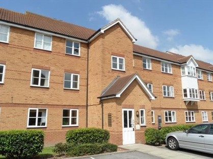 2 Bed Flat, Aspen Grove, GU12