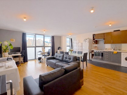 2 Bed Flat, Tyler St, SE10