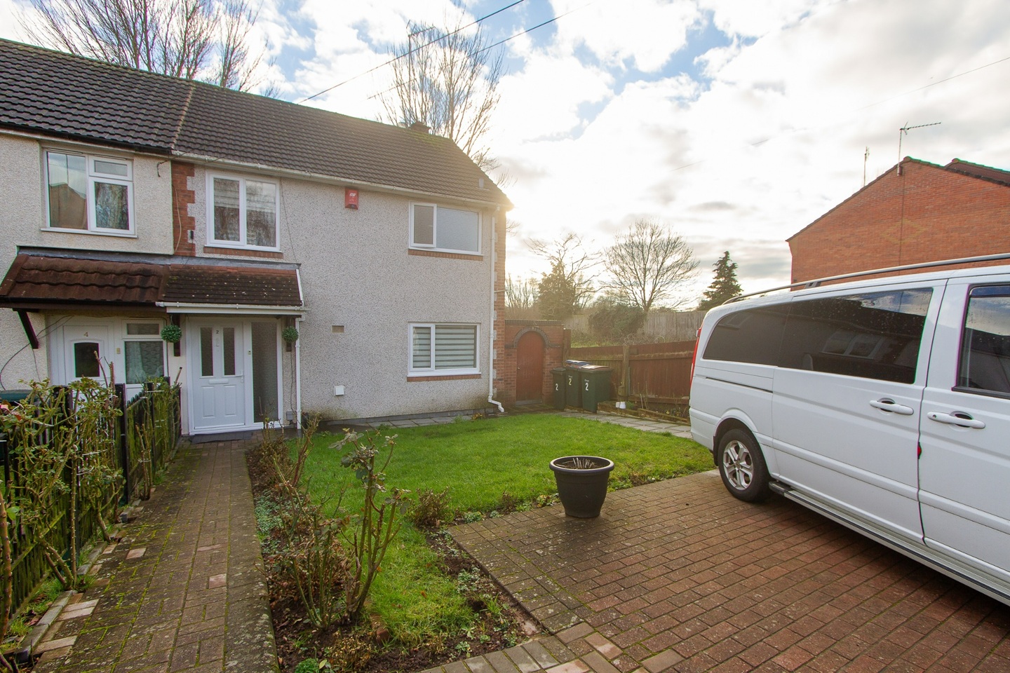 4 Bed End Terrace, Yew Close, CV3, N1 7GU
