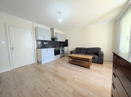 1 Bed Maisonette, Swanwick Close, SW15