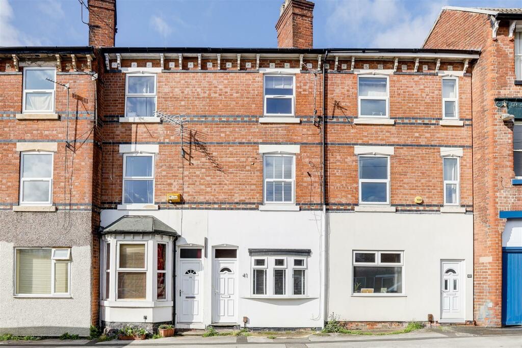 3 Bed Terraced House, Loscoe Road, NG5, N1 7GU