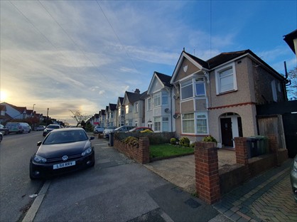 1 Bed Flat, Bellingham Road, SE6