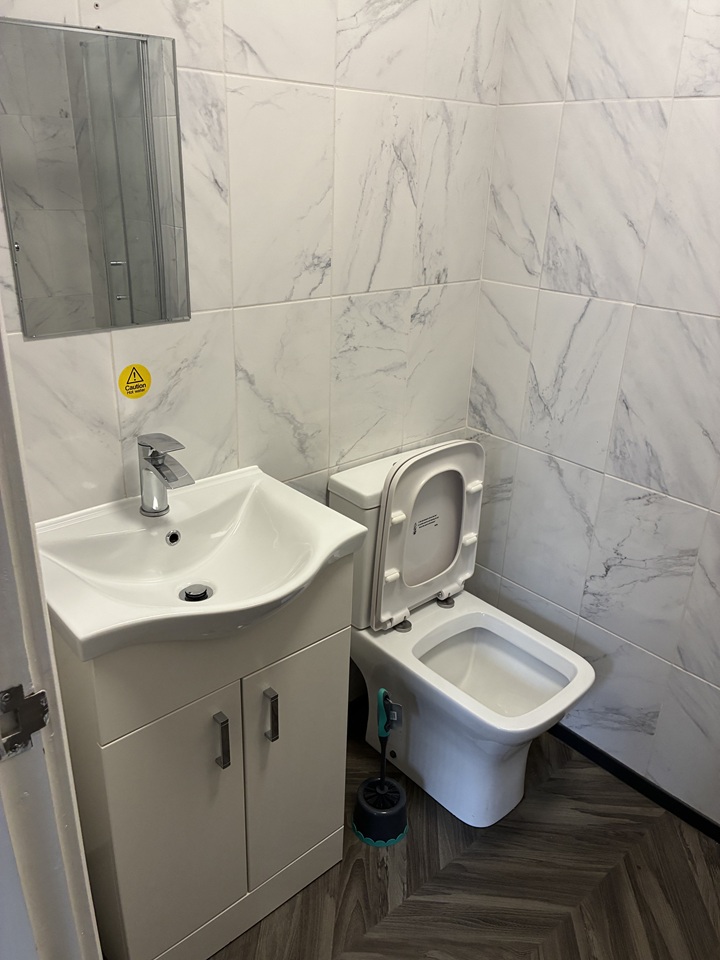 Additional image 5 of Studio Flat, Westminster Road, CV1, N1 7GU