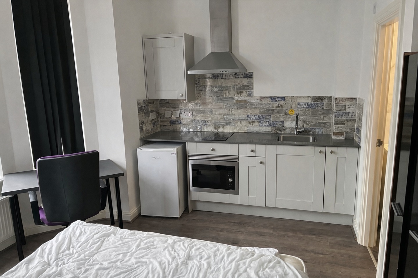 Additional image 3 of Studio Flat, Westminster Road, CV1, N1 7GU