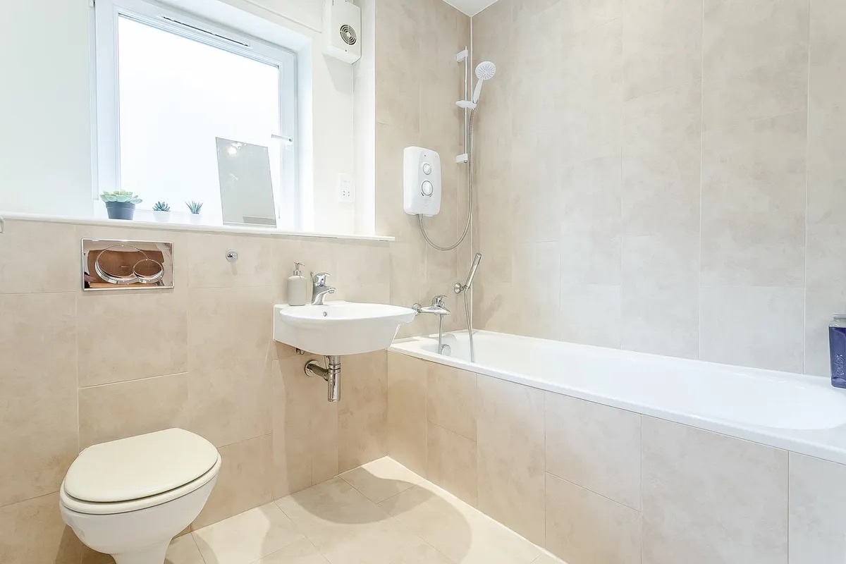 Additional image 4 of 2 Bed Flat, Davidson's Mains, EH4, N1 7GU