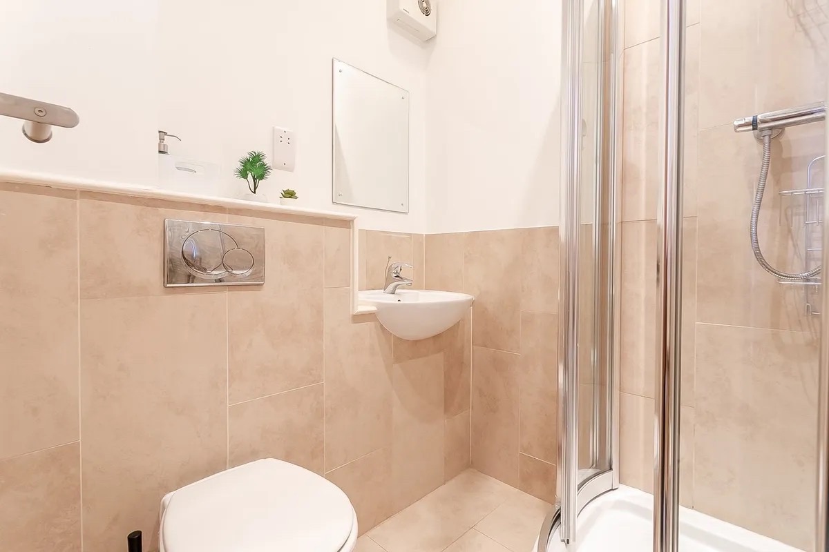 Additional image 6 of 2 Bed Flat, Davidson's Mains, EH4, N1 7GU