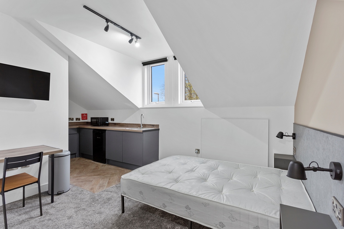 Additional image 2 of Studio Flat, Green Lane, DE1, N1 7GU