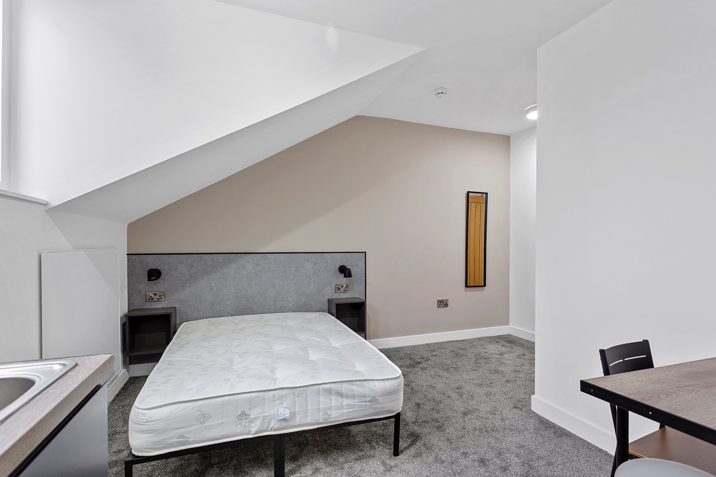 Studio Flat, Green Lane, DE1, N1 7GU